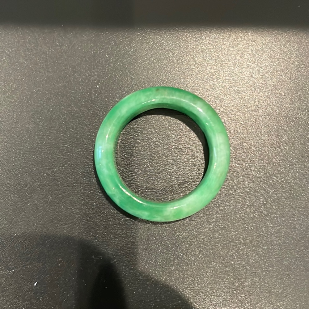 SOLD Plastic/Resin Green Ring - Picture 1 of 2